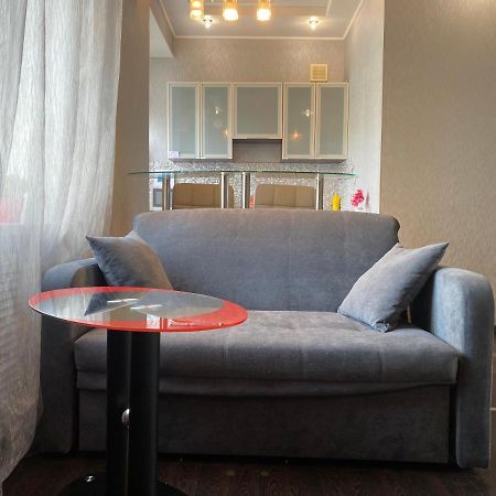 Modern Luxury Studio In The Center Of Kharkiv At Konstitutsii Square Экстерьер фото
