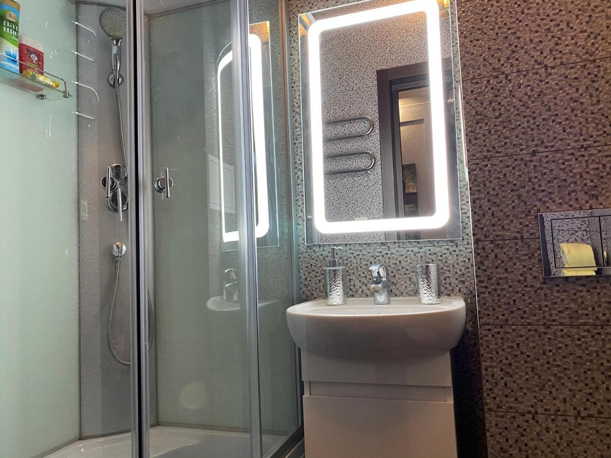 Modern Luxury Studio In The Center Of Kharkiv At Konstitutsii Square Экстерьер фото