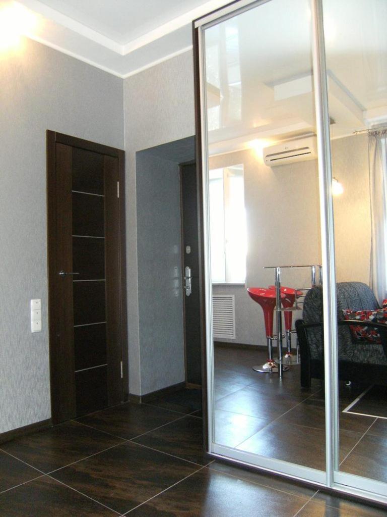 Modern Luxury Studio In The Center Of Kharkiv At Konstitutsii Square Экстерьер фото