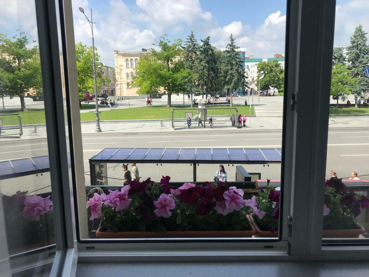 Modern Luxury Studio In The Center Of Kharkiv At Konstitutsii Square Экстерьер фото