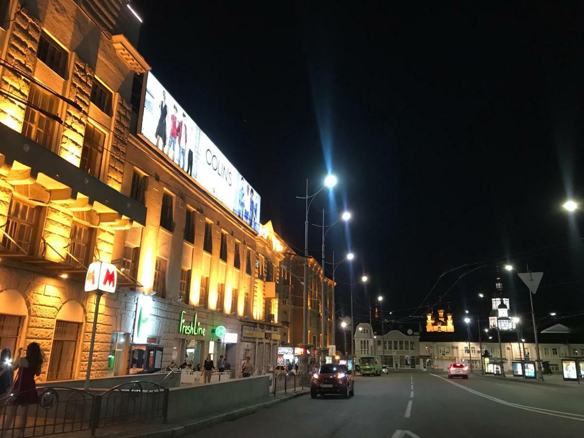 Modern Luxury Studio In The Center Of Kharkiv At Konstitutsii Square Экстерьер фото