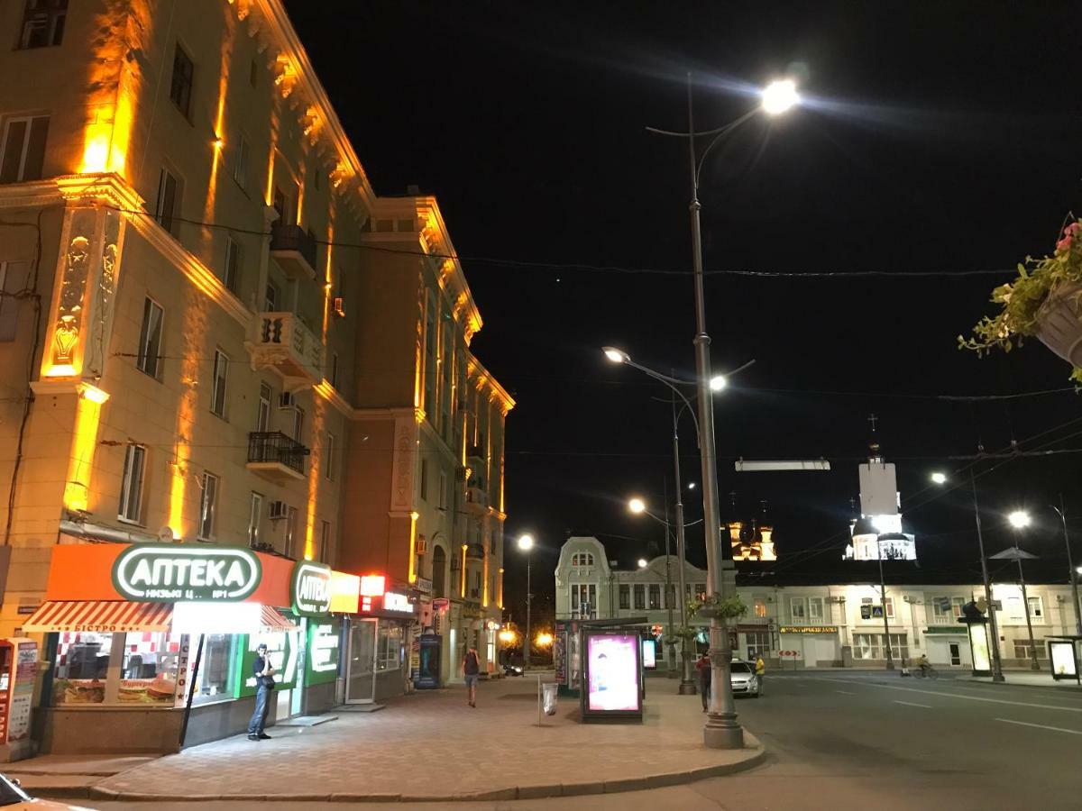 Modern Luxury Studio In The Center Of Kharkiv At Konstitutsii Square Экстерьер фото