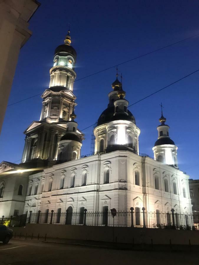 Modern Luxury Studio In The Center Of Kharkiv At Konstitutsii Square Экстерьер фото