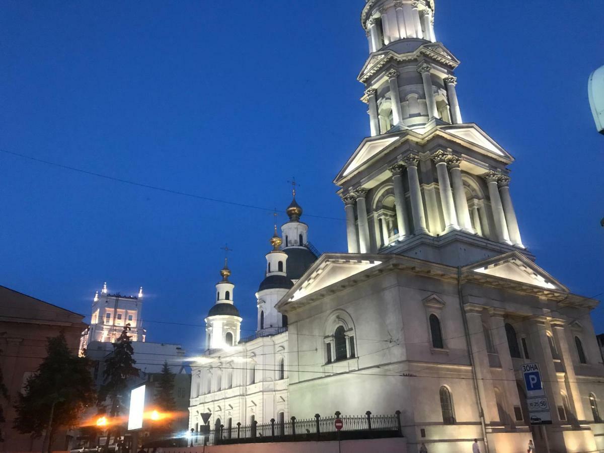 Modern Luxury Studio In The Center Of Kharkiv At Konstitutsii Square Экстерьер фото