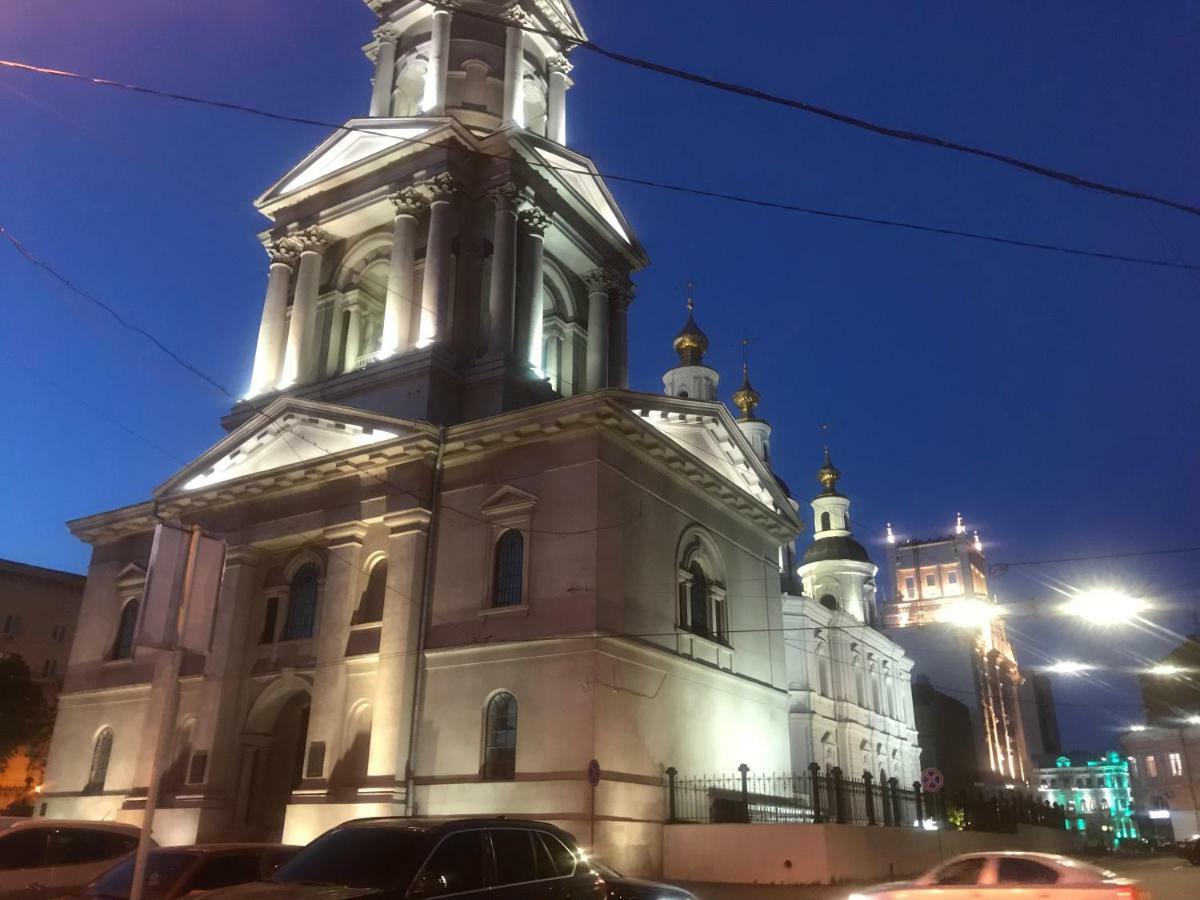 Modern Luxury Studio In The Center Of Kharkiv At Konstitutsii Square Экстерьер фото